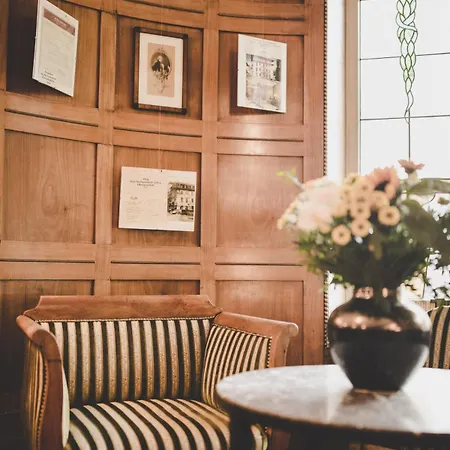 & Mozart Hotel 3*